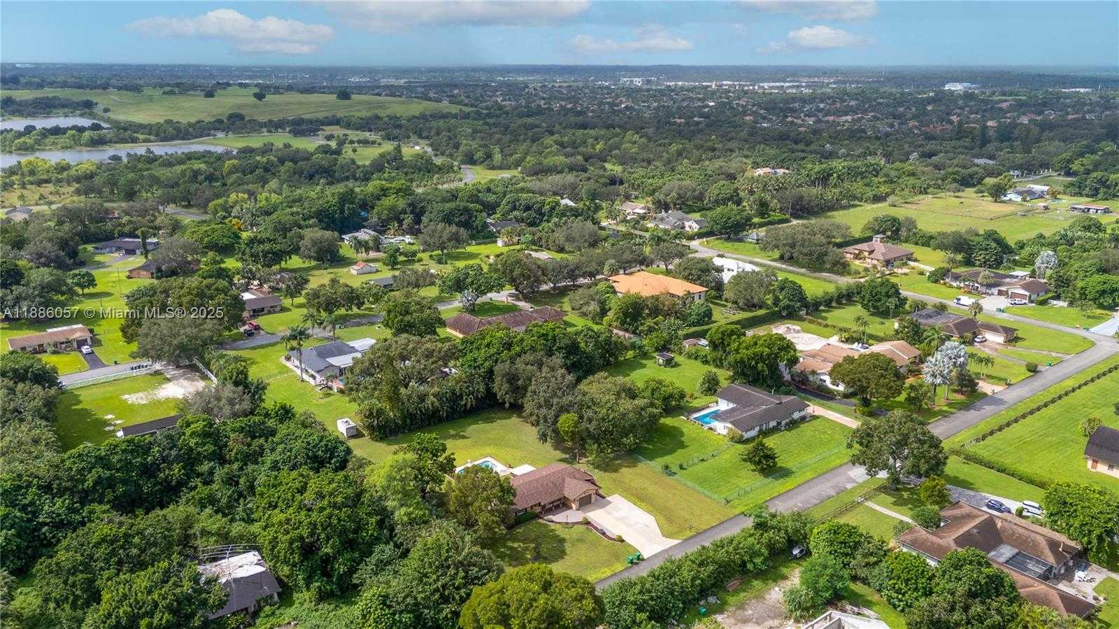 Small Image of 14300 SOUTH WEST 29TH CT, Davie Number 6
