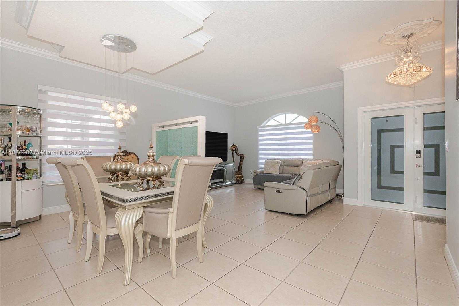 Small Image of 2911 SOUTH WEST 149TH PL, Miami Number 13