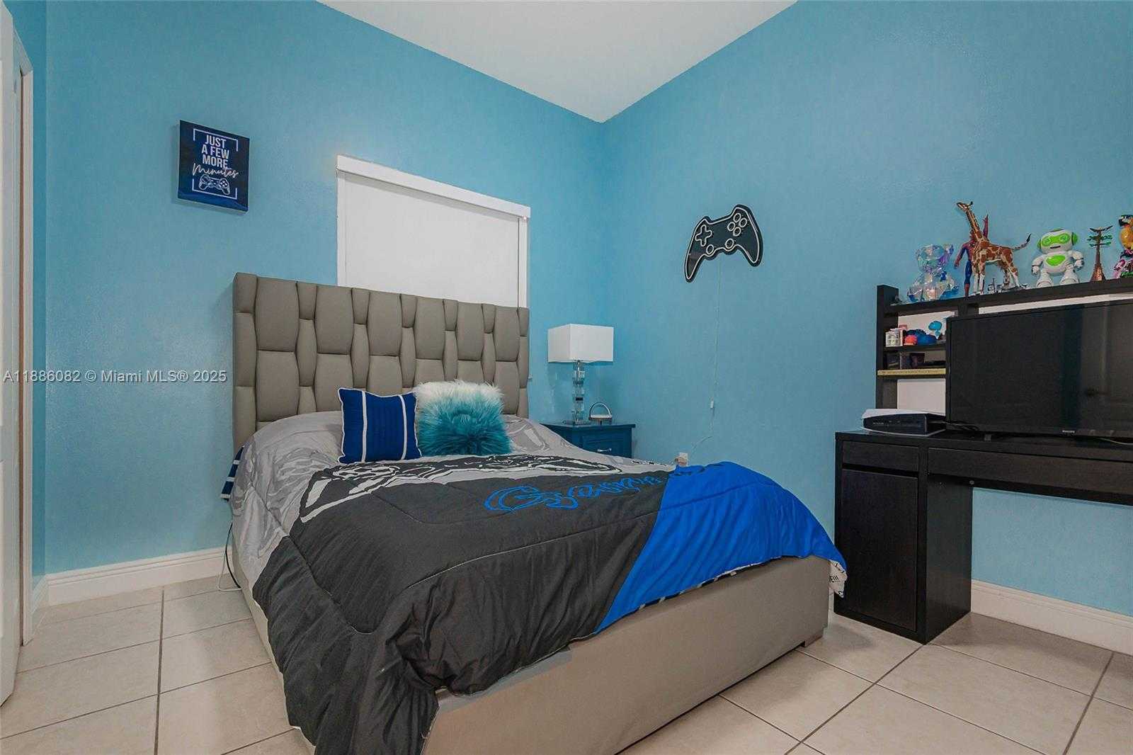 Small Image of 2911 SOUTH WEST 149TH PL, Miami Number 24