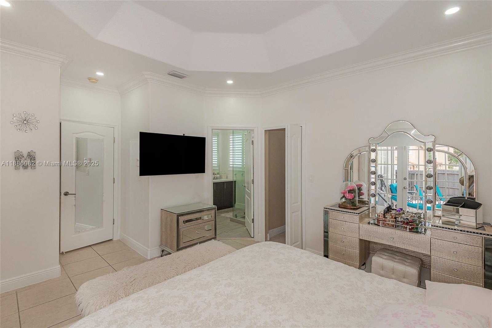Small Image of 2911 SOUTH WEST 149TH PL, Miami Number 28