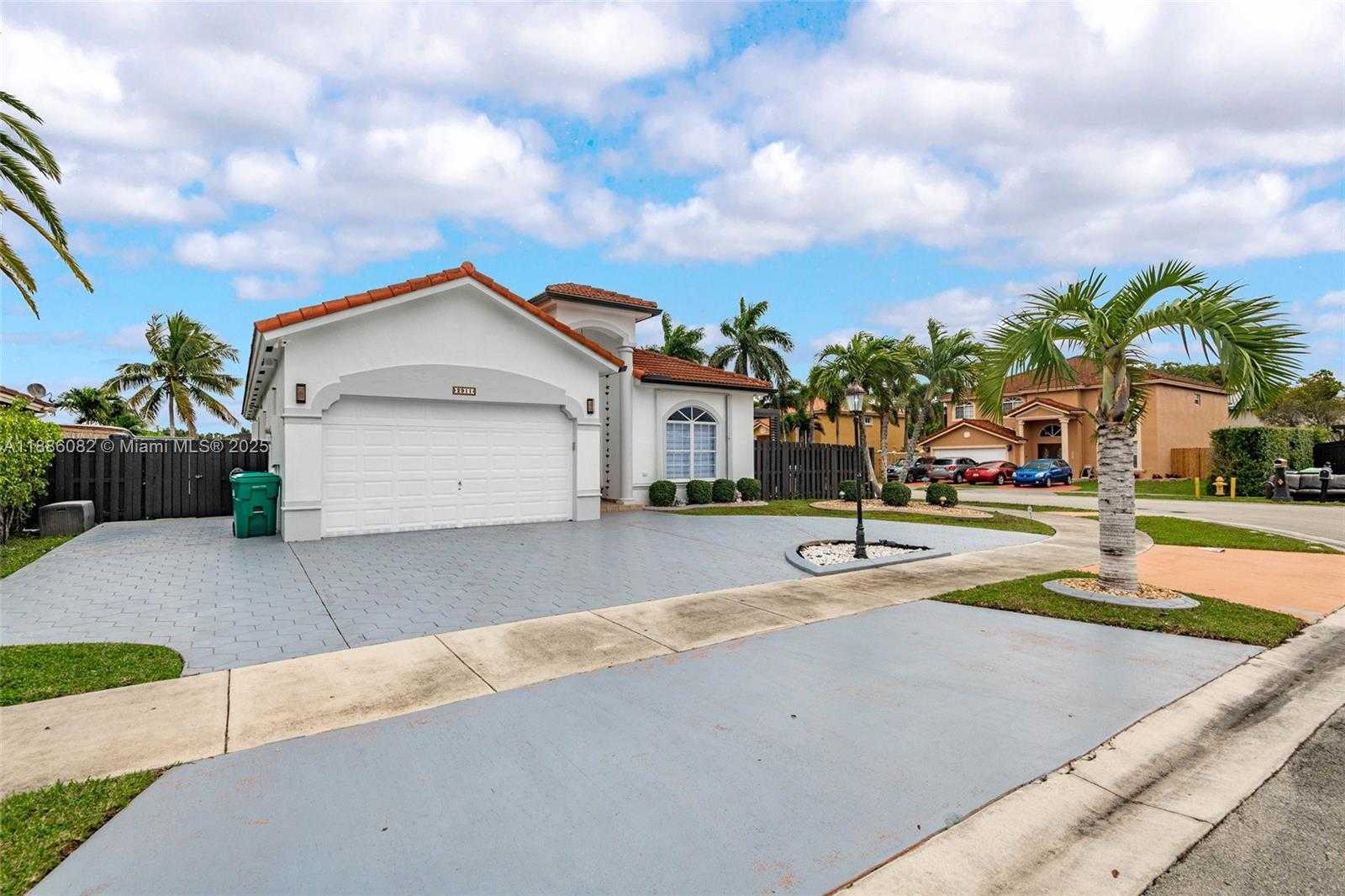Small Image of 2911 SOUTH WEST 149TH PL, Miami Number 3