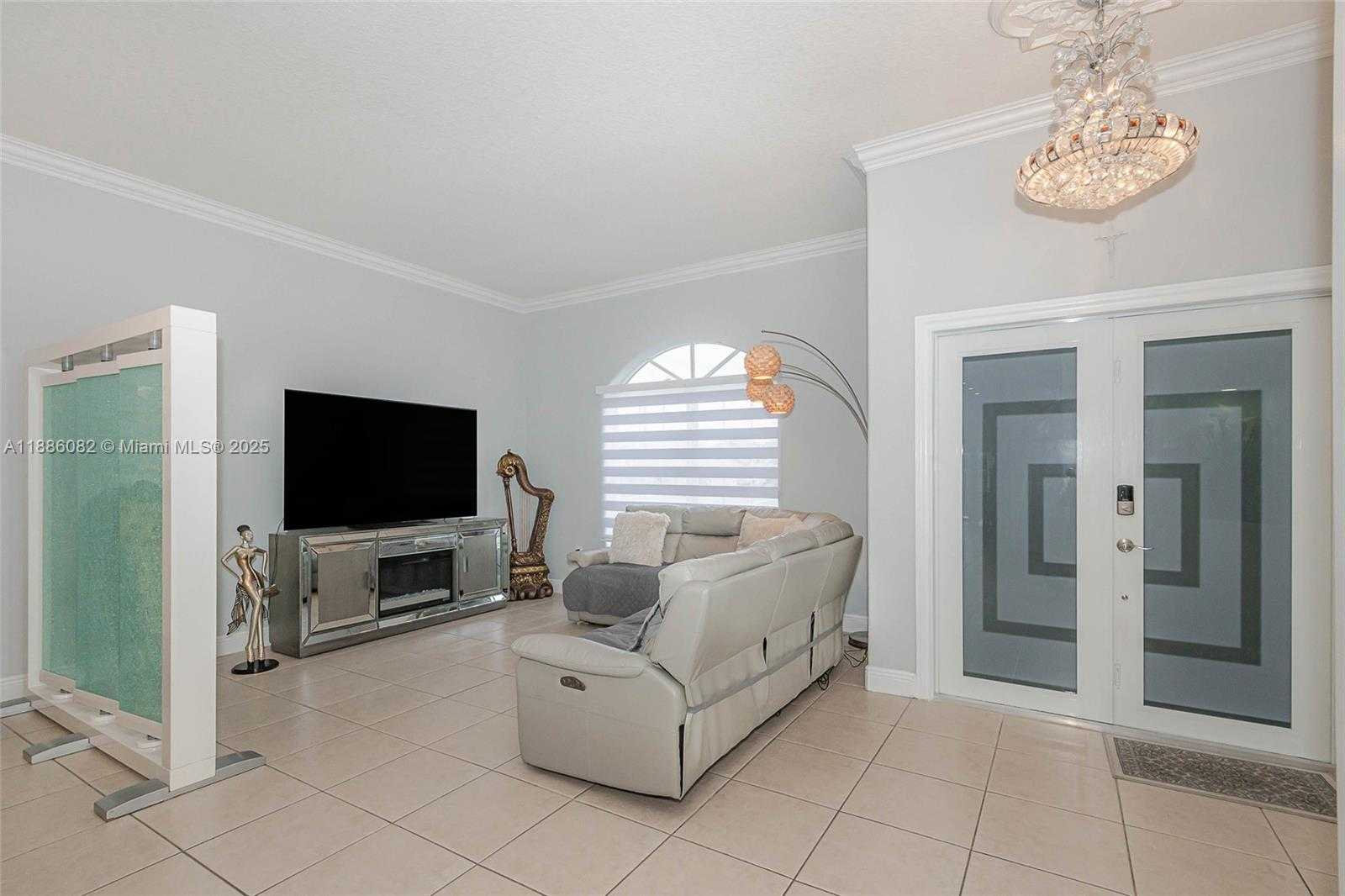 Small Image of 2911 SOUTH WEST 149TH PL, Miami Number 9