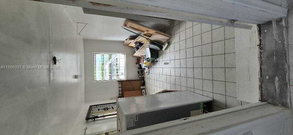 Small Image of 610 EAST 6TH PL, Hialeah Number 11