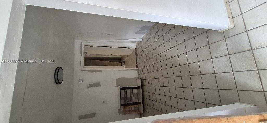 Small Image of 610 EAST 6TH PL, Hialeah Number 12