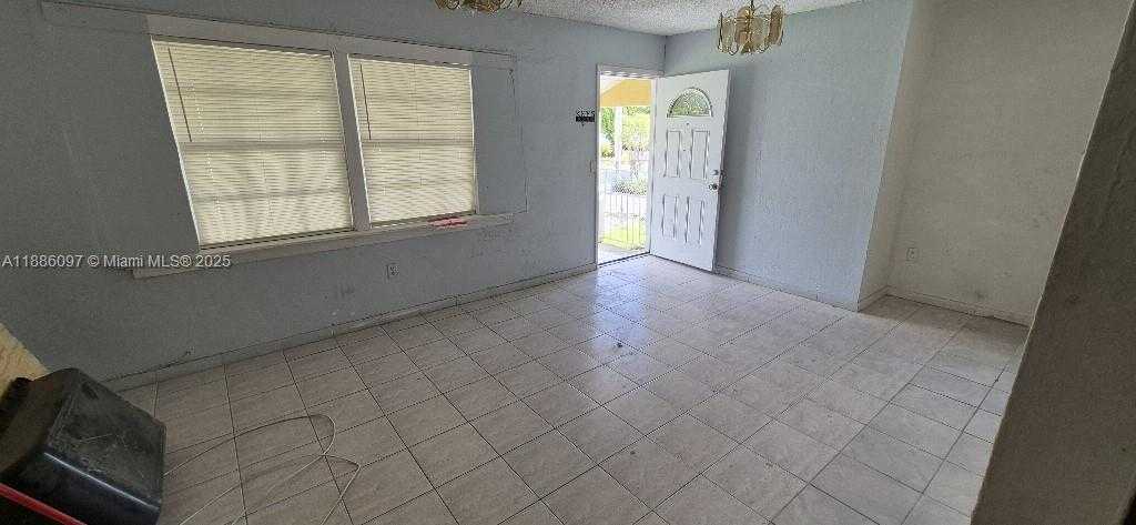 Small Image of 610 EAST 6TH PL, Hialeah Number 17
