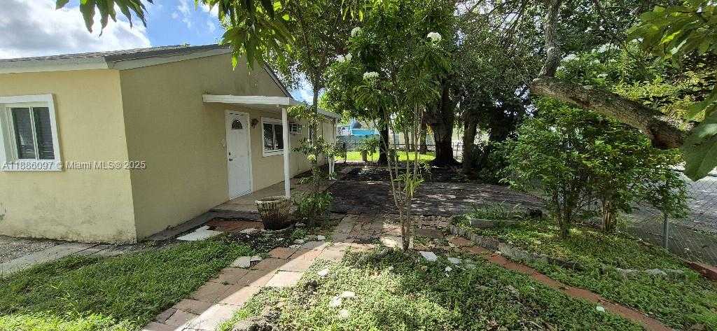 Small Image of 610 EAST 6TH PL, Hialeah Number 3