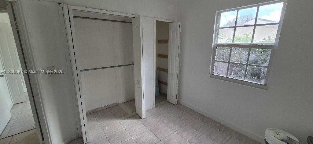 Small Image of 610 EAST 6TH PL, Hialeah Number 9