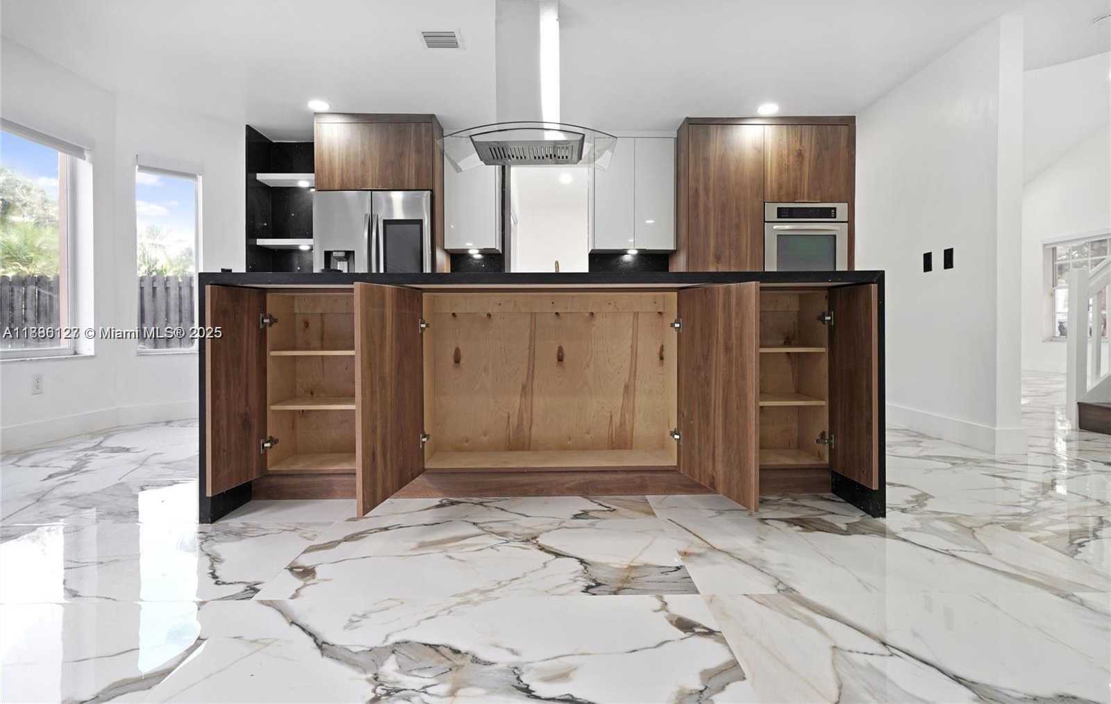 Small Image of 14672 VISTA LUNA DR, Davie Number 10
