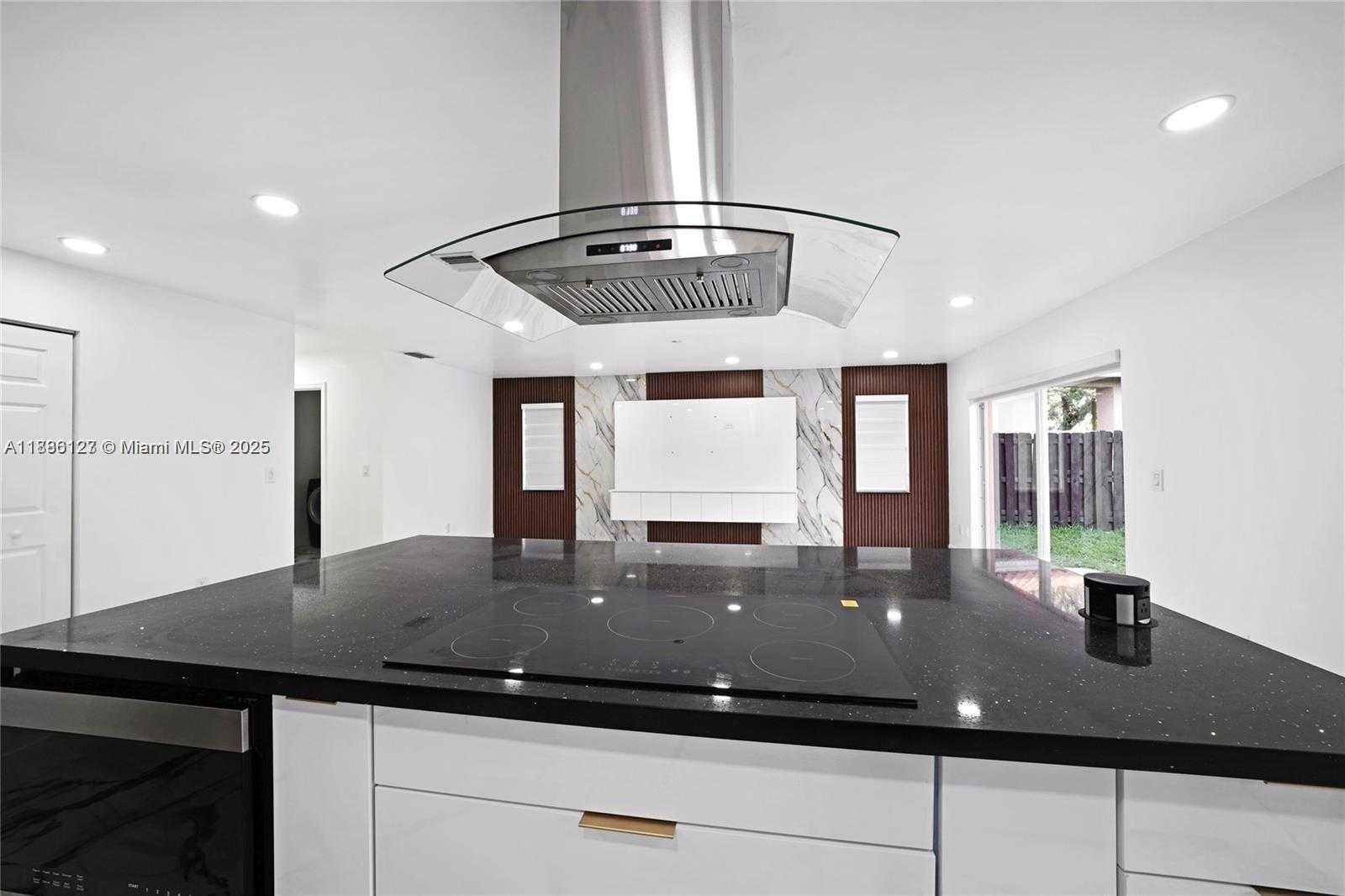 Small Image of 14672 VISTA LUNA DR, Davie Number 12