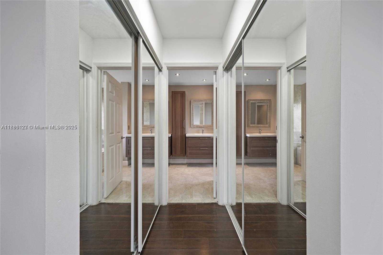 Small Image of 14672 VISTA LUNA DR, Davie Number 22