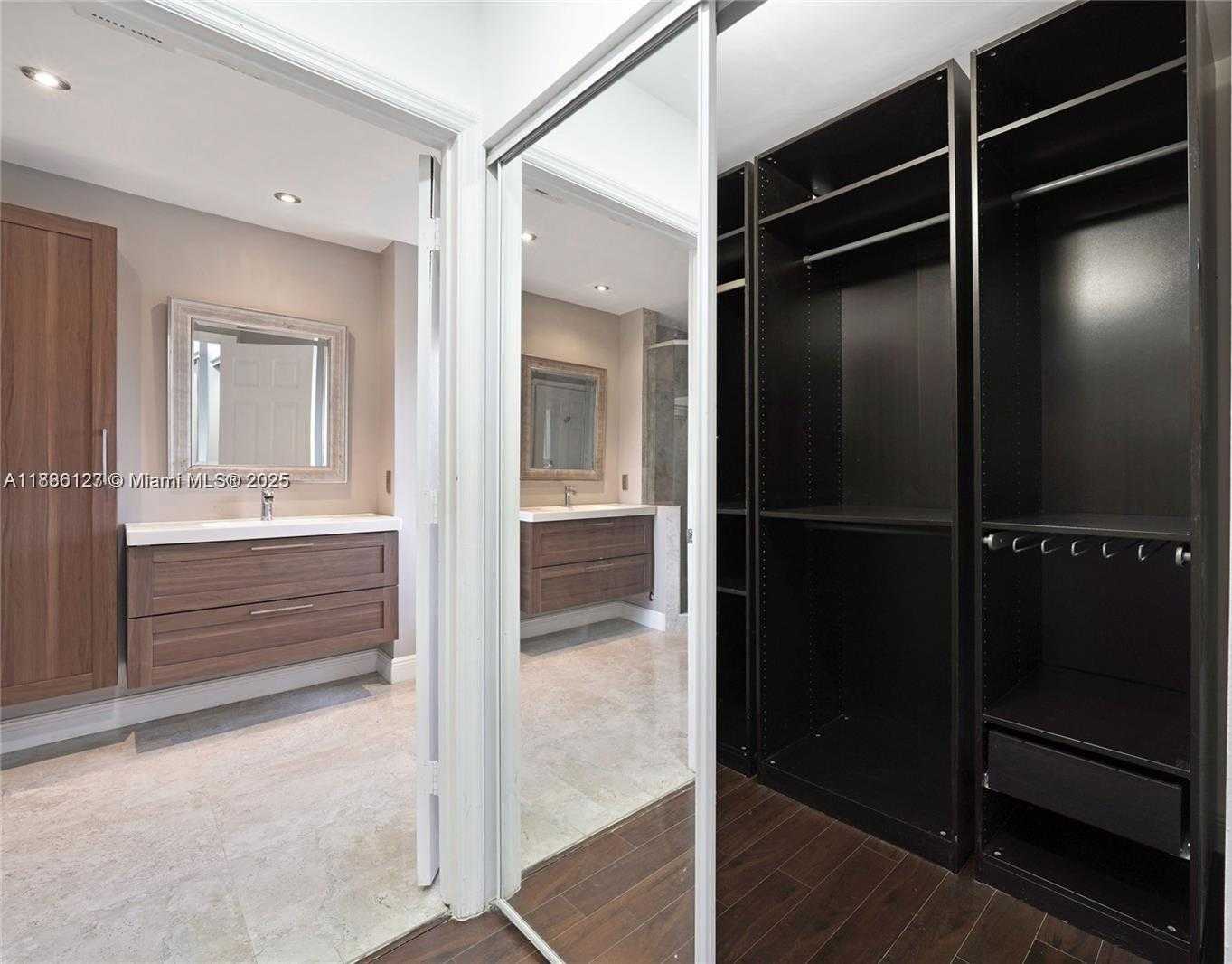 Small Image of 14672 VISTA LUNA DR, Davie Number 23