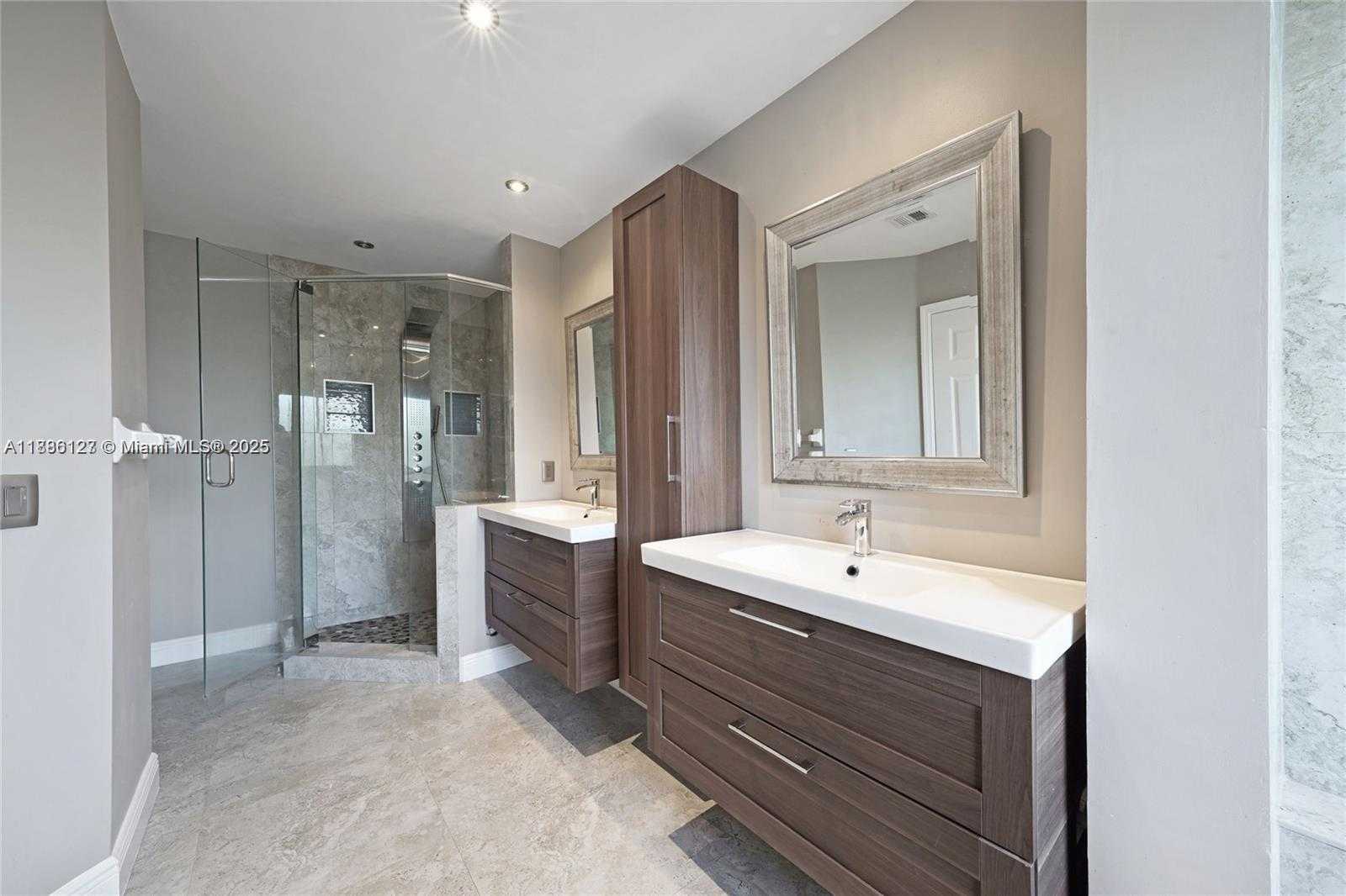 Small Image of 14672 VISTA LUNA DR, Davie Number 25