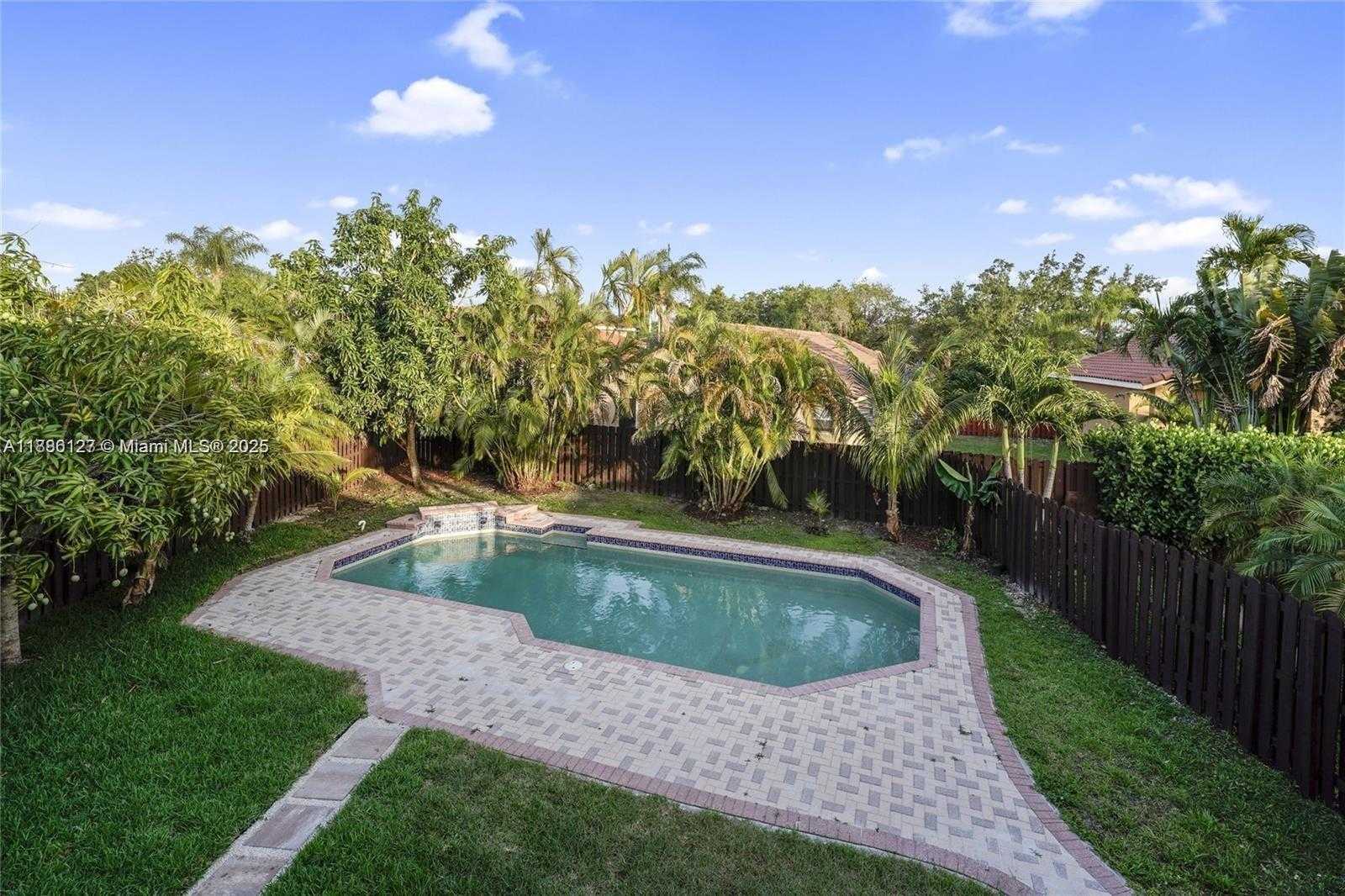 Small Image of 14672 VISTA LUNA DR, Davie Number 28