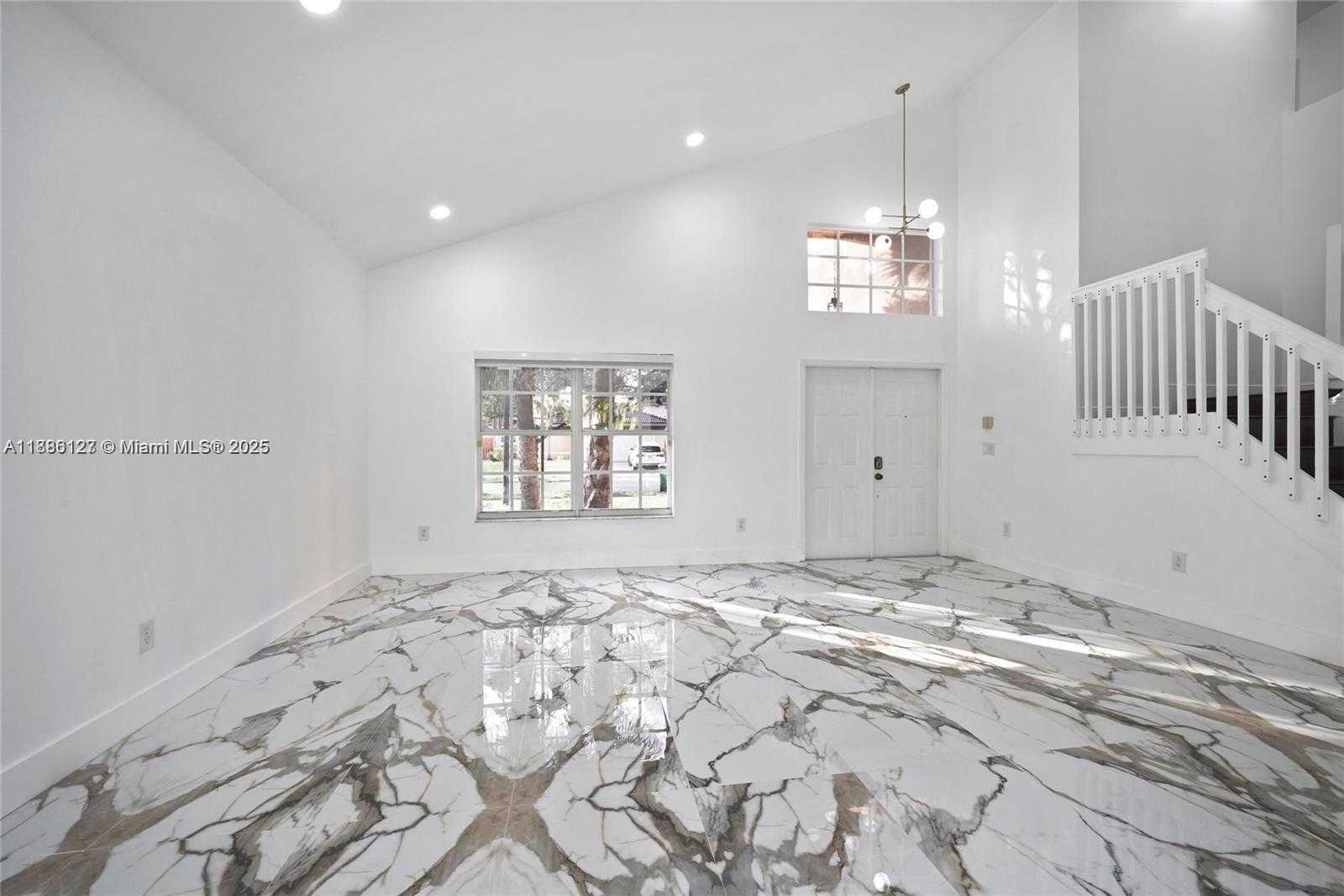 Small Image of 14672 VISTA LUNA DR, Davie Number 3