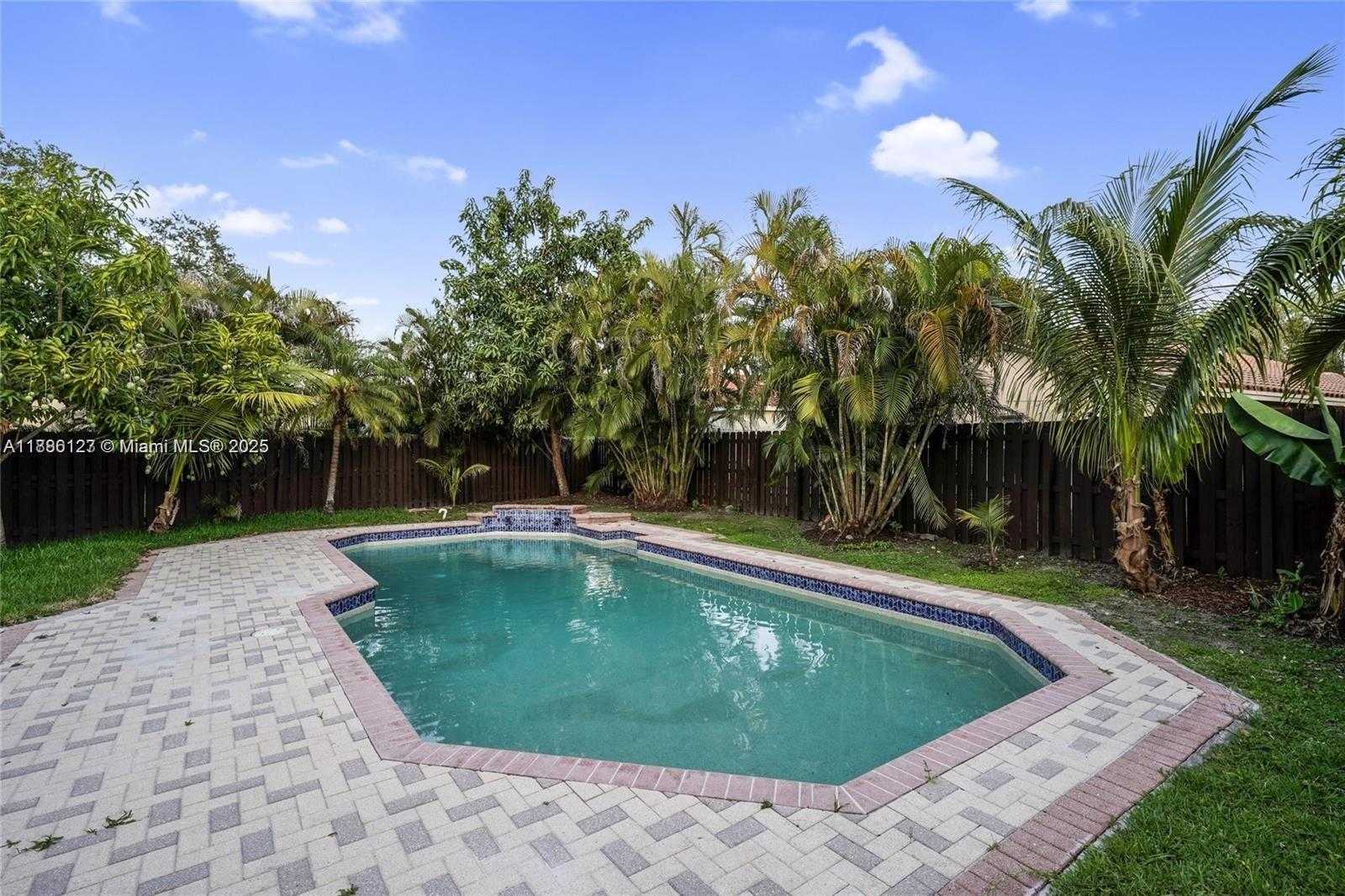 Small Image of 14672 VISTA LUNA DR, Davie Number 30