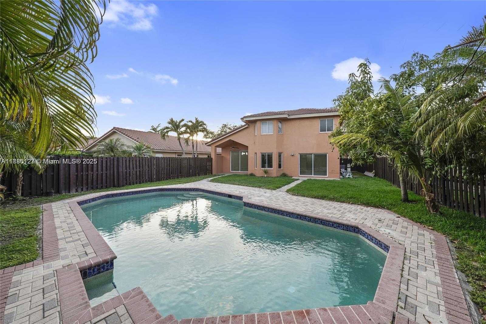 Small Image of 14672 VISTA LUNA DR, Davie Number 31