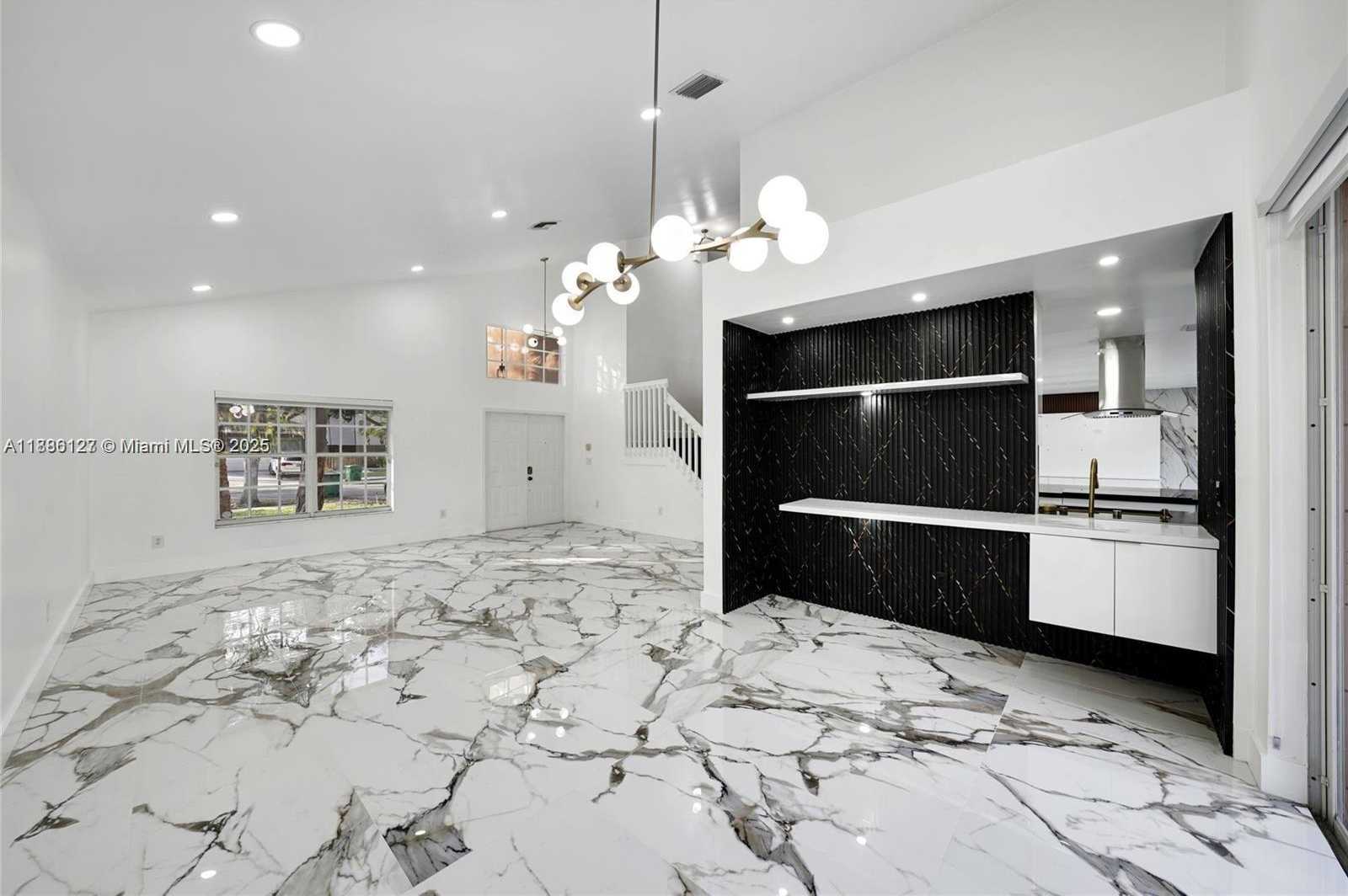 Small Image of 14672 VISTA LUNA DR, Davie Number 6