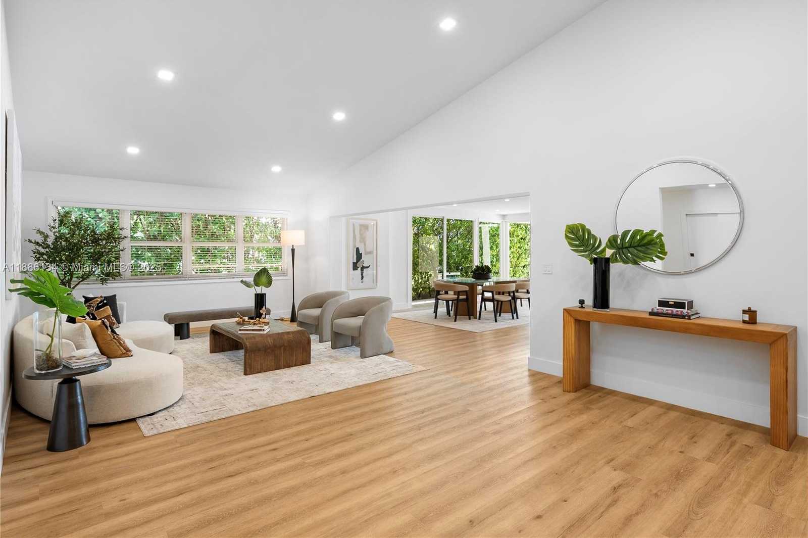 Small Image of 410 SOUTH SHORE DR, Miami Beach Number 12