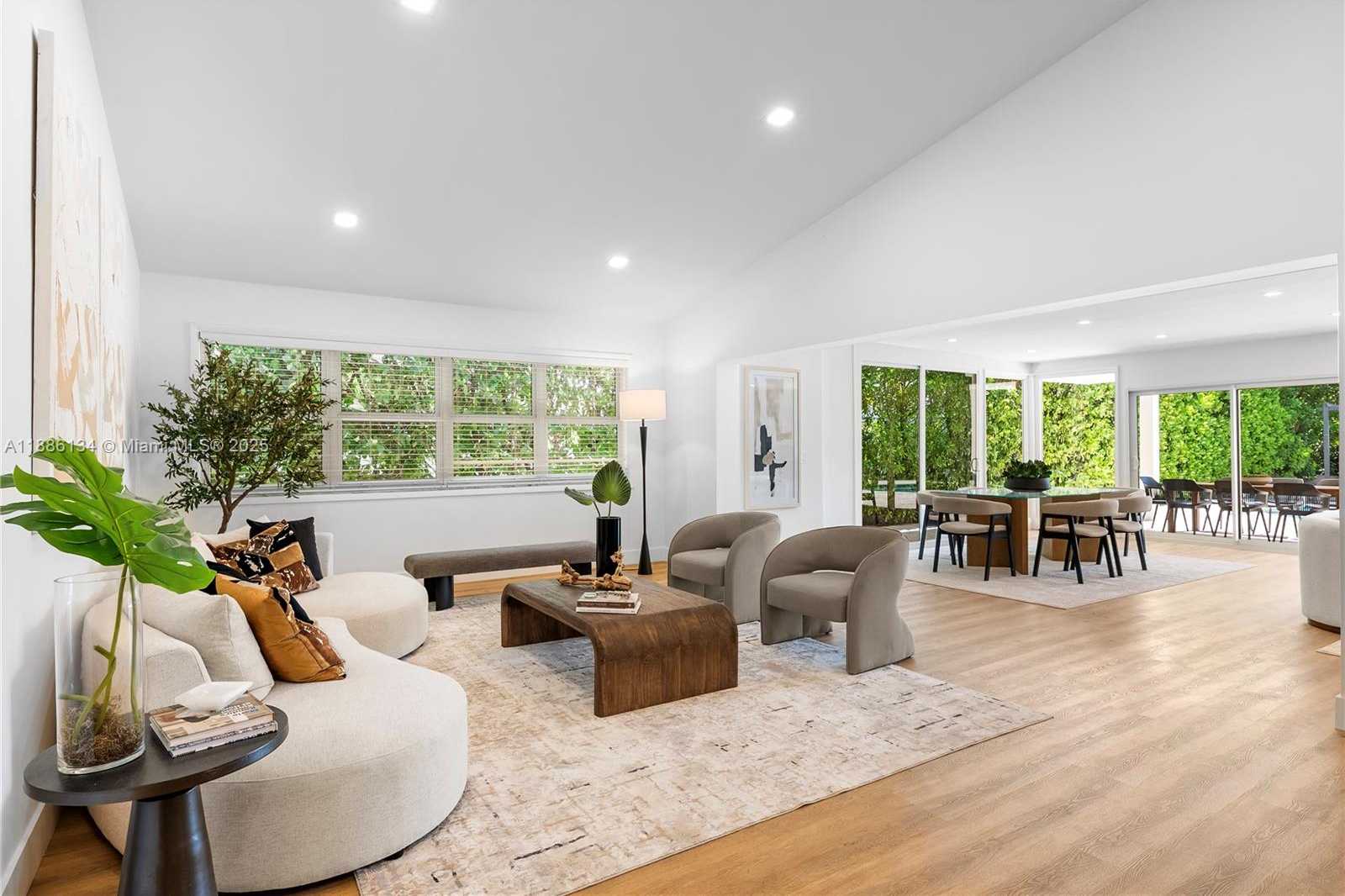 Small Image of 410 SOUTH SHORE DR, Miami Beach Number 13