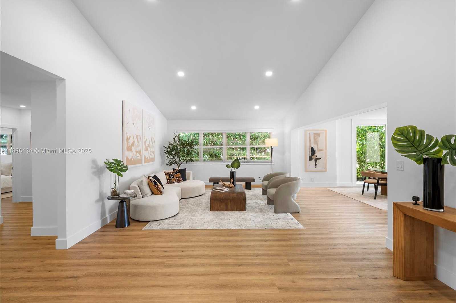 Small Image of 410 SOUTH SHORE DR, Miami Beach Number 14