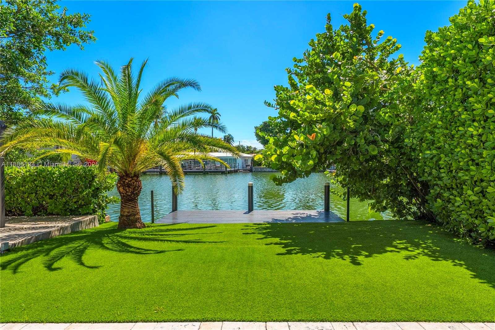 Small Image of 410 SOUTH SHORE DR, Miami Beach Number 25