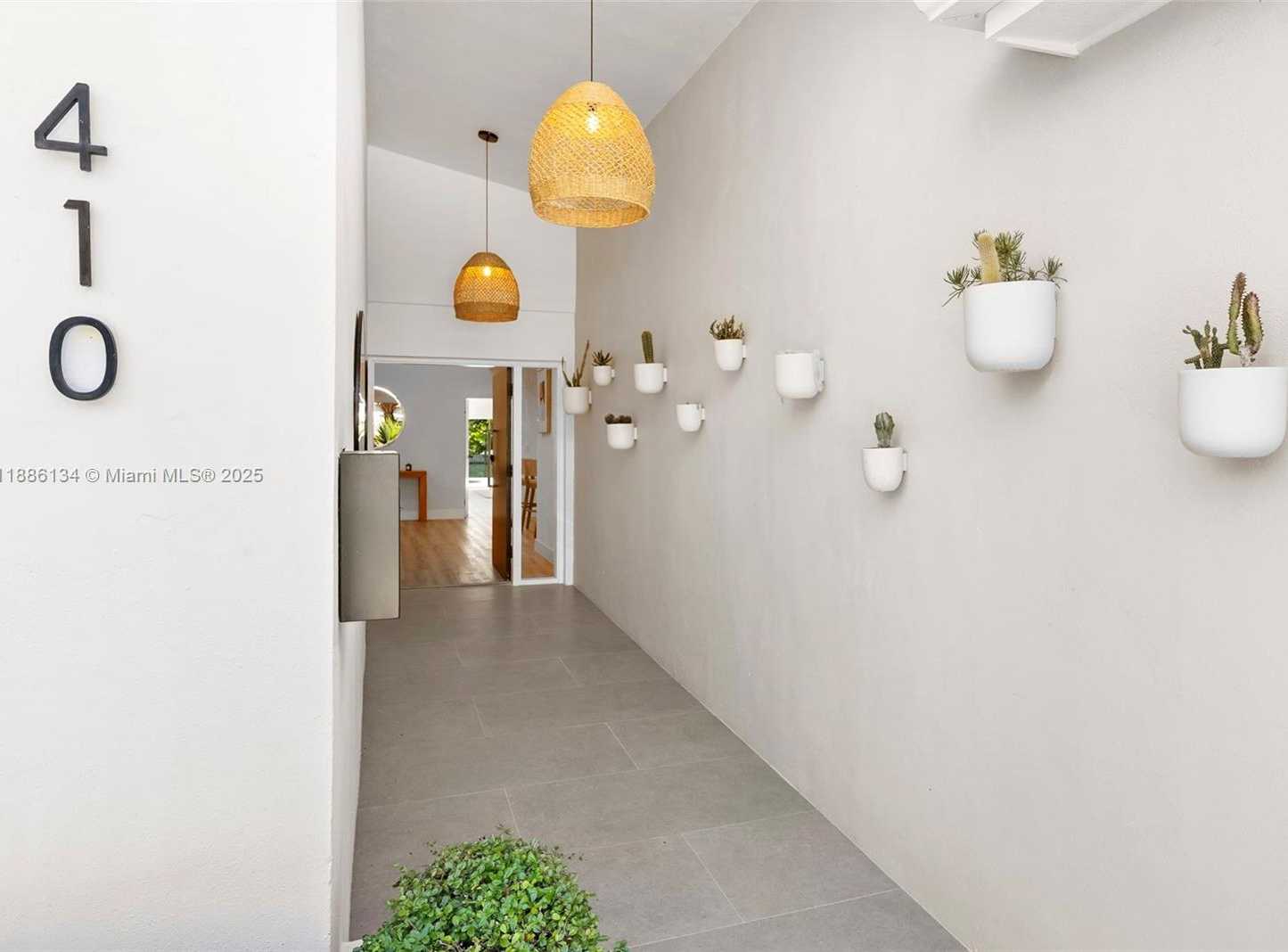 Small Image of 410 SOUTH SHORE DR, Miami Beach Number 3