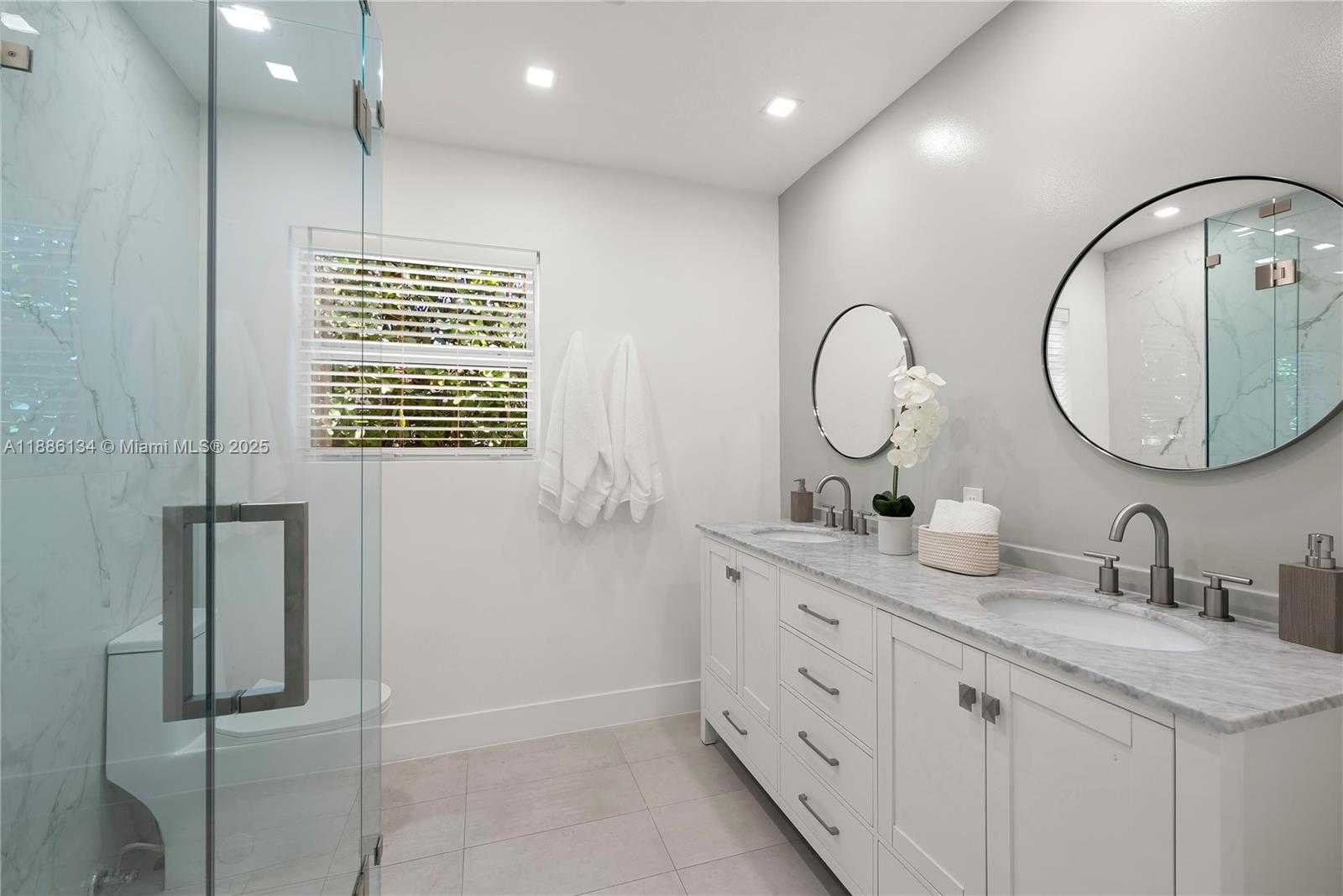 Small Image of 410 SOUTH SHORE DR, Miami Beach Number 35