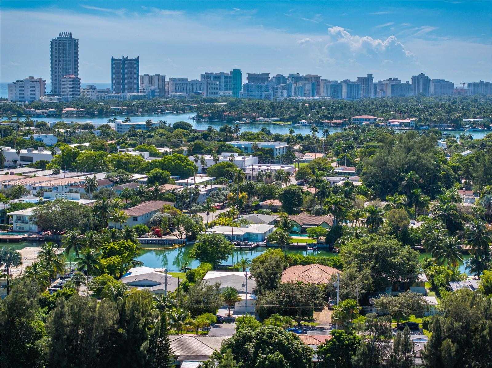Small Image of 410 SOUTH SHORE DR, Miami Beach Number 52
