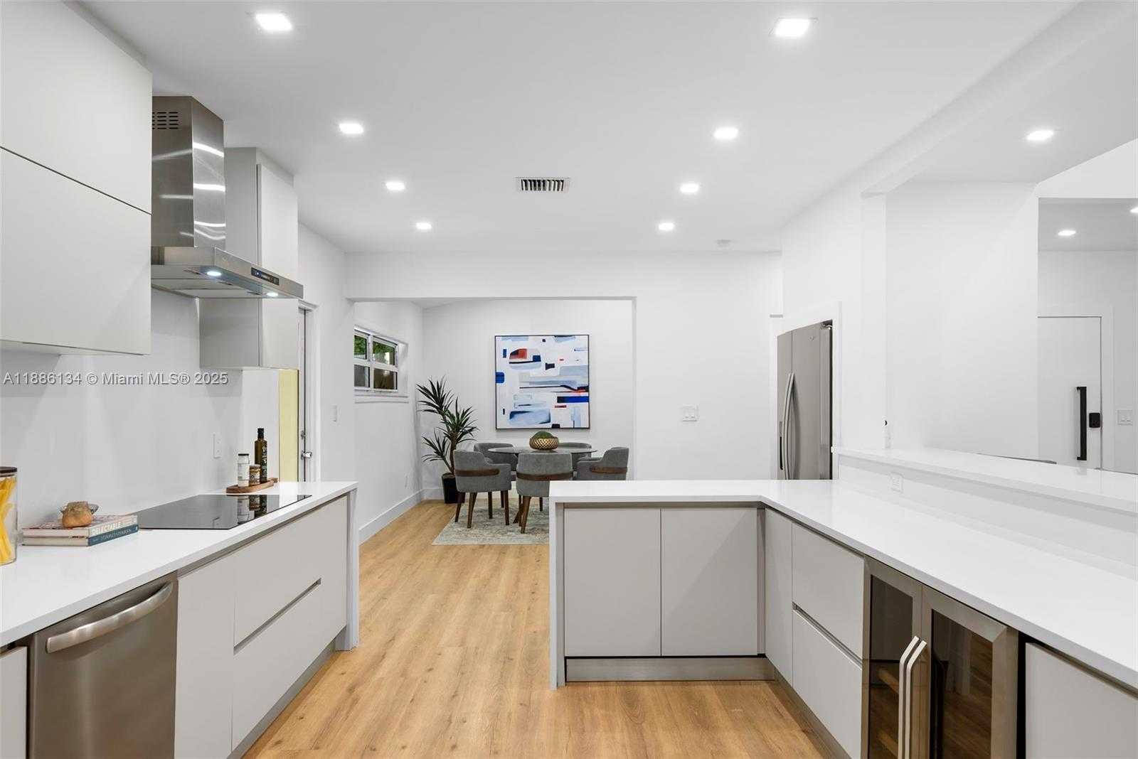 Small Image of 410 SOUTH SHORE DR, Miami Beach Number 7