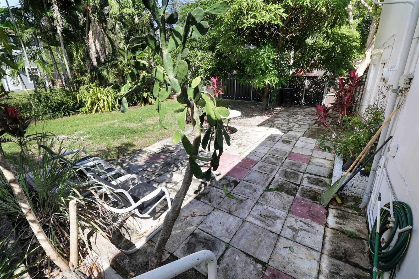 Small Image of 195 NORTH EAST 121ST TER, North Miami Number 28