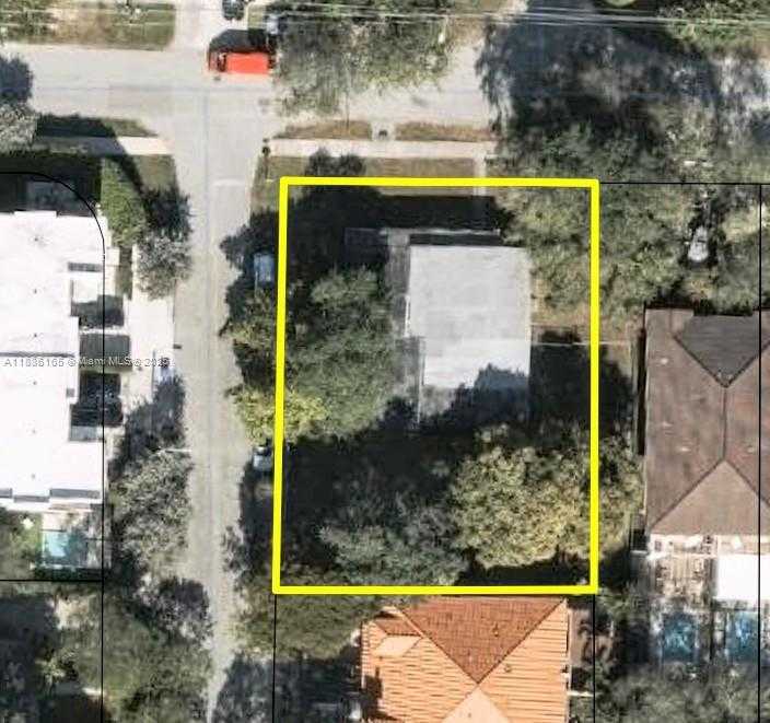 Small Image of 3256 DAY AVE, Miami Number 4