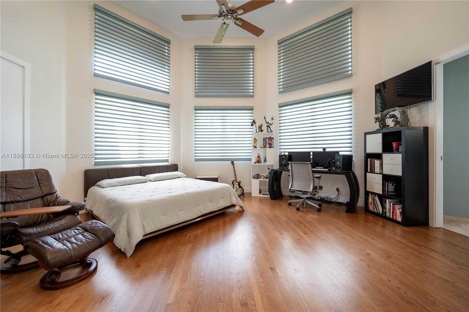 Small Image of 3425 SADDLEBROOK LN, Weston Number 13