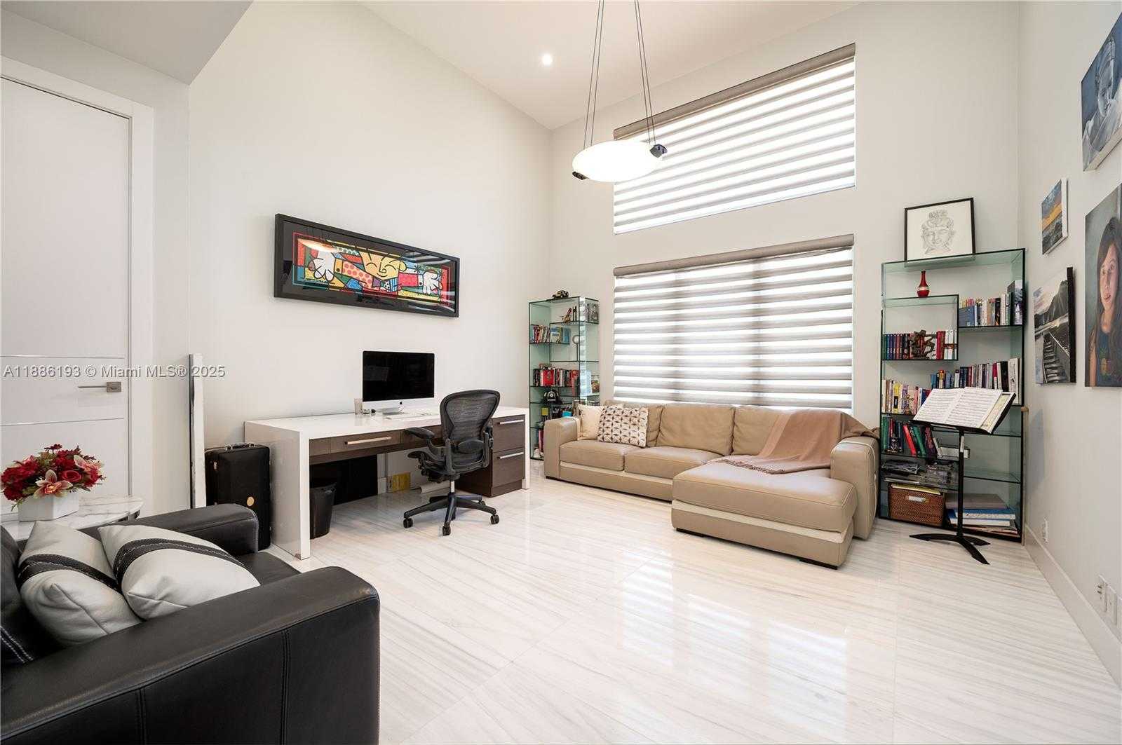 Small Image of 3425 SADDLEBROOK LN, Weston Number 26