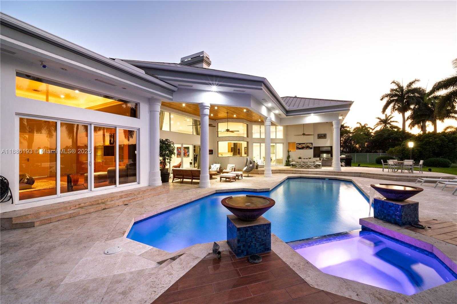 Small Image of 3425 SADDLEBROOK LN, Weston Number 28