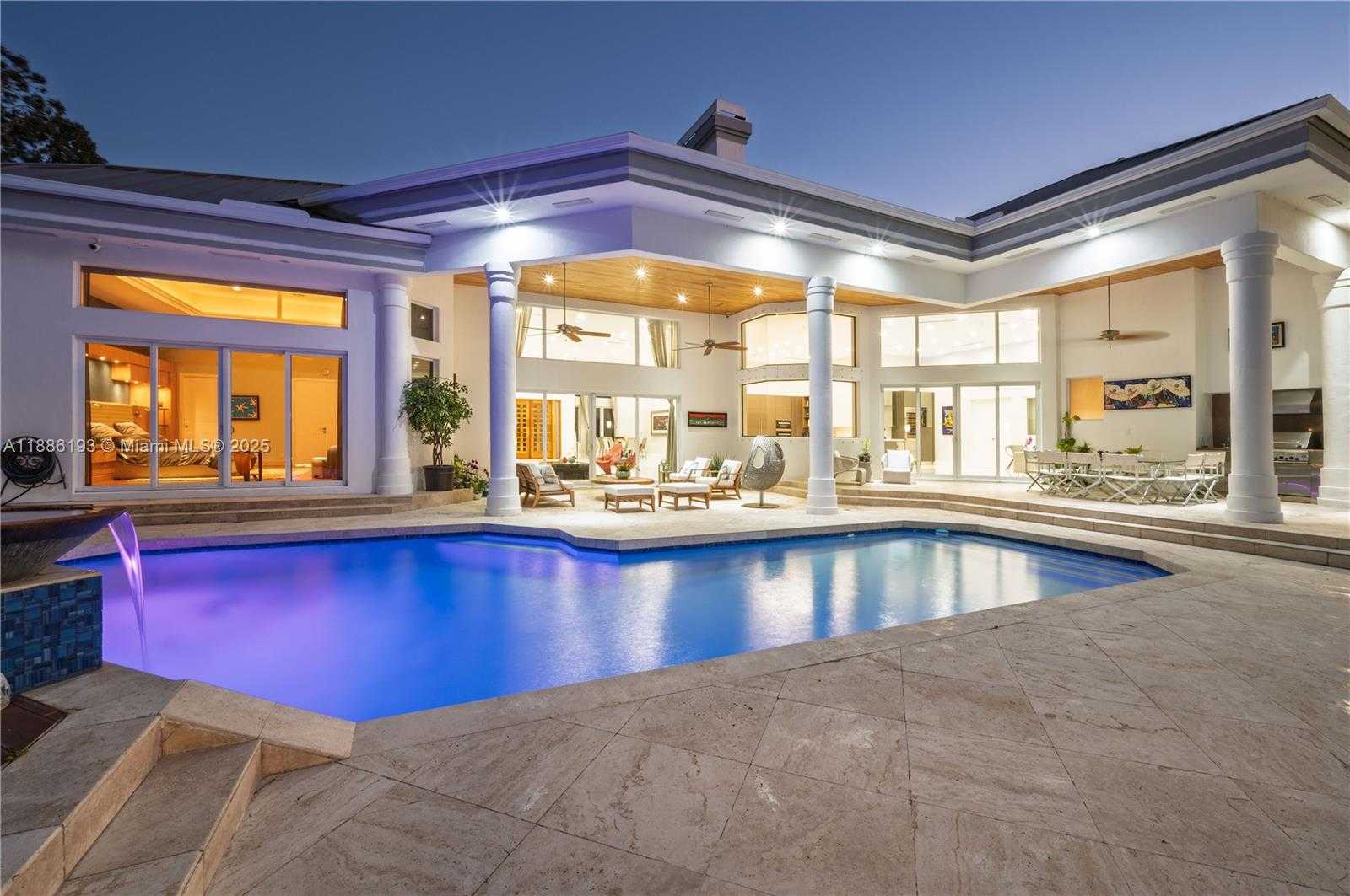 Small Image of 3425 SADDLEBROOK LN, Weston Number 29