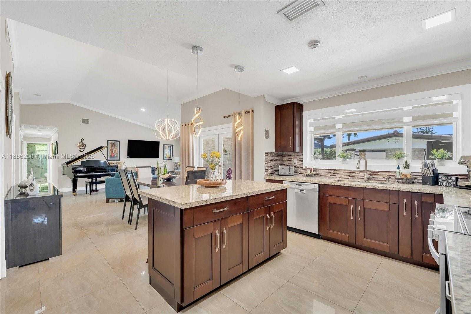 Small Image of 9796 NORTH WEST 28TH TER, Doral Number 15