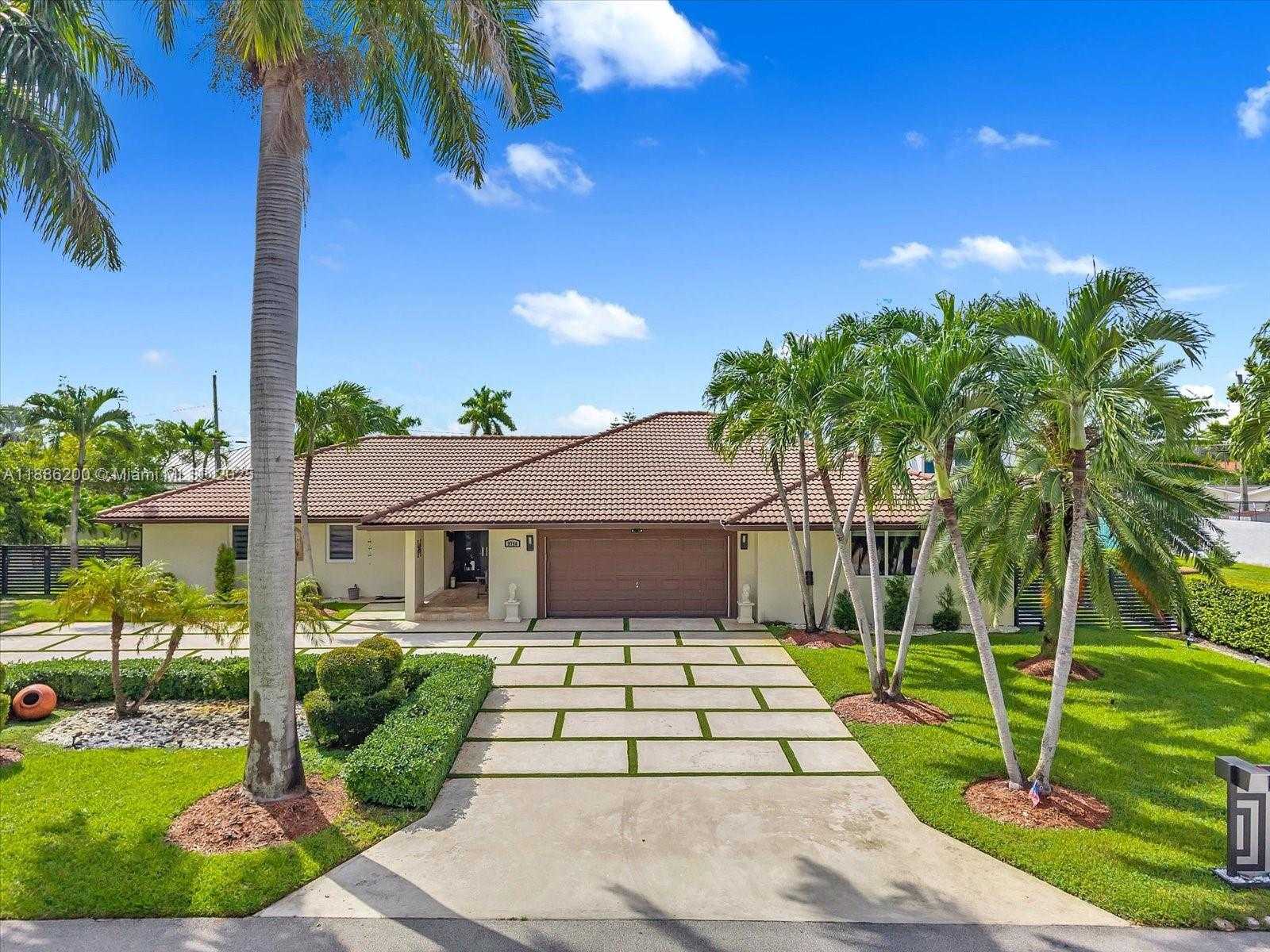 Small Image of 9796 NORTH WEST 28TH TER, Doral Number 3