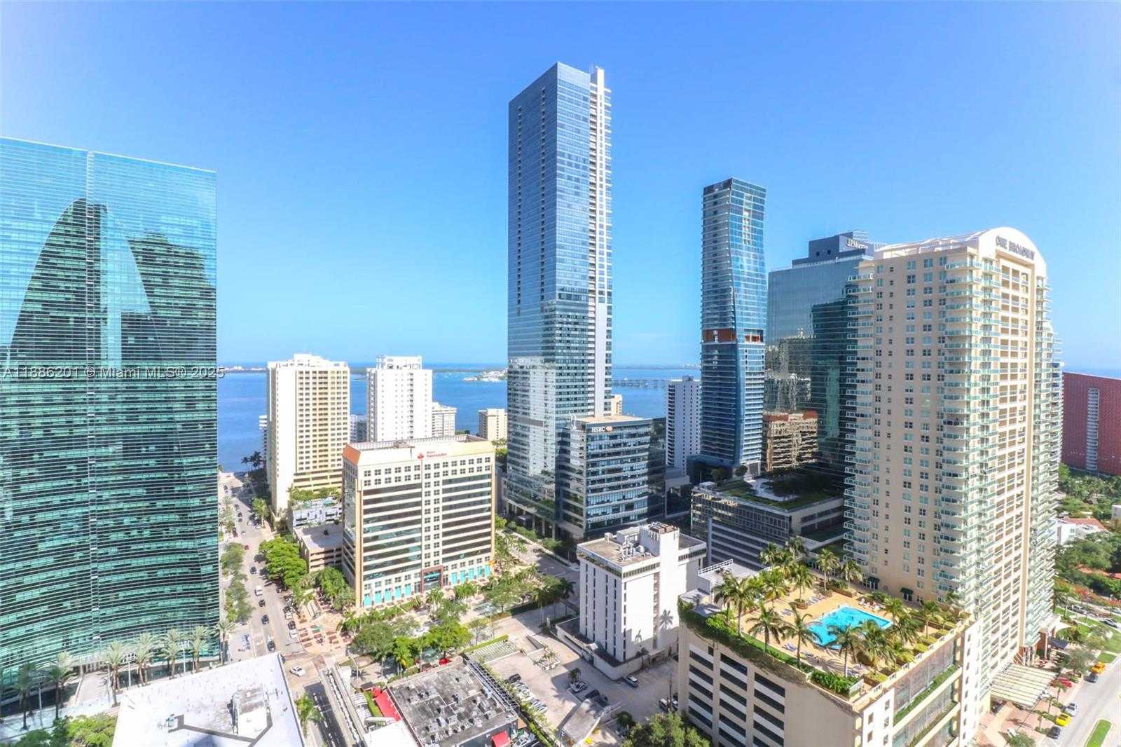 Small Image of 1300 SOUTH MIAMI AVE, Miami Number 22