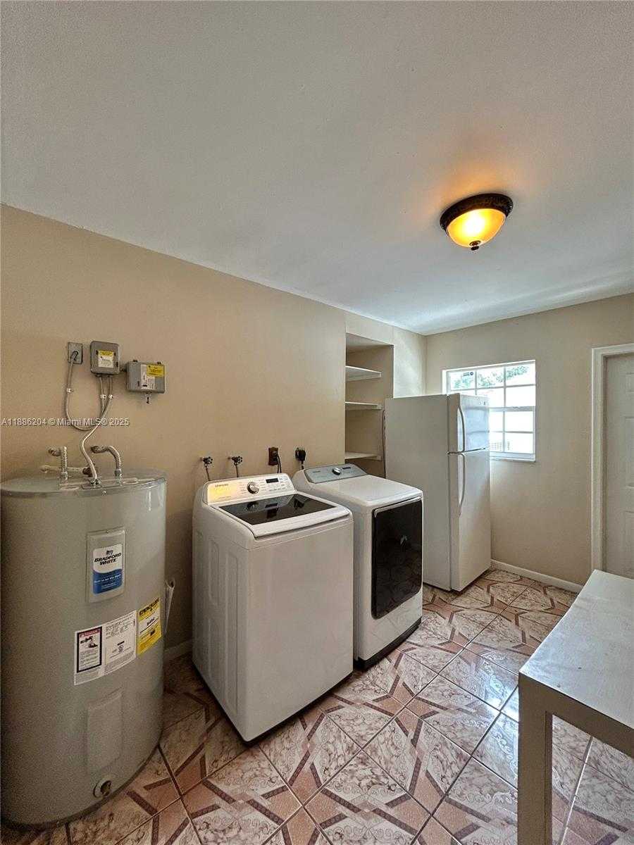 Small Image of 6520 SOUTH WEST 20TH ST, Plantation Number 31