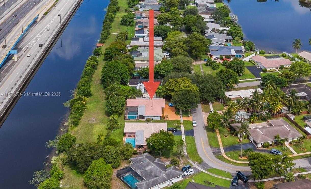 Small Image of 6520 SOUTH WEST 20TH ST, Plantation Number 36