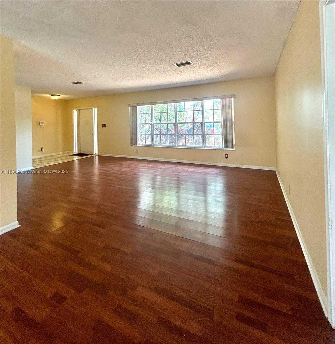 Small Image of 6520 SOUTH WEST 20TH ST, Plantation Number 6
