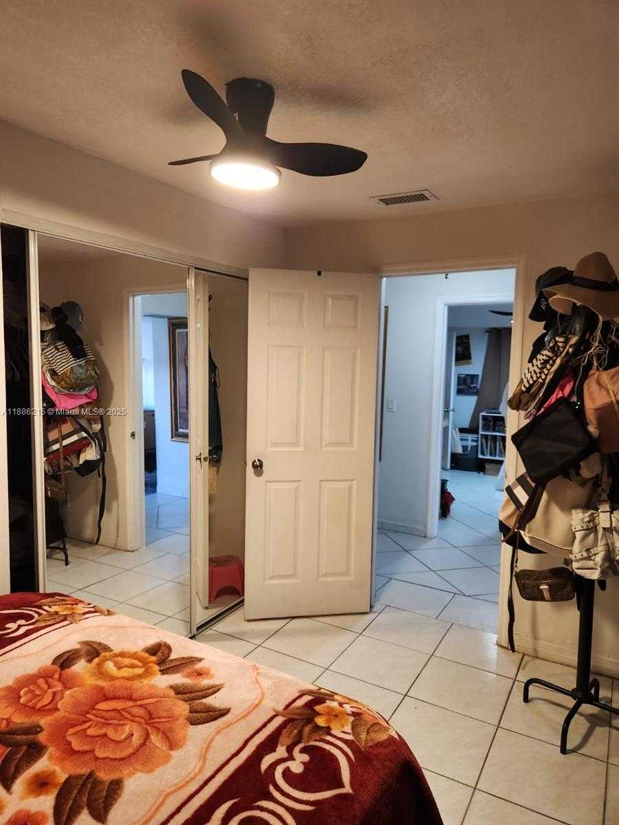 Small Image of 614 EAST 56TH ST, Hialeah Number 10