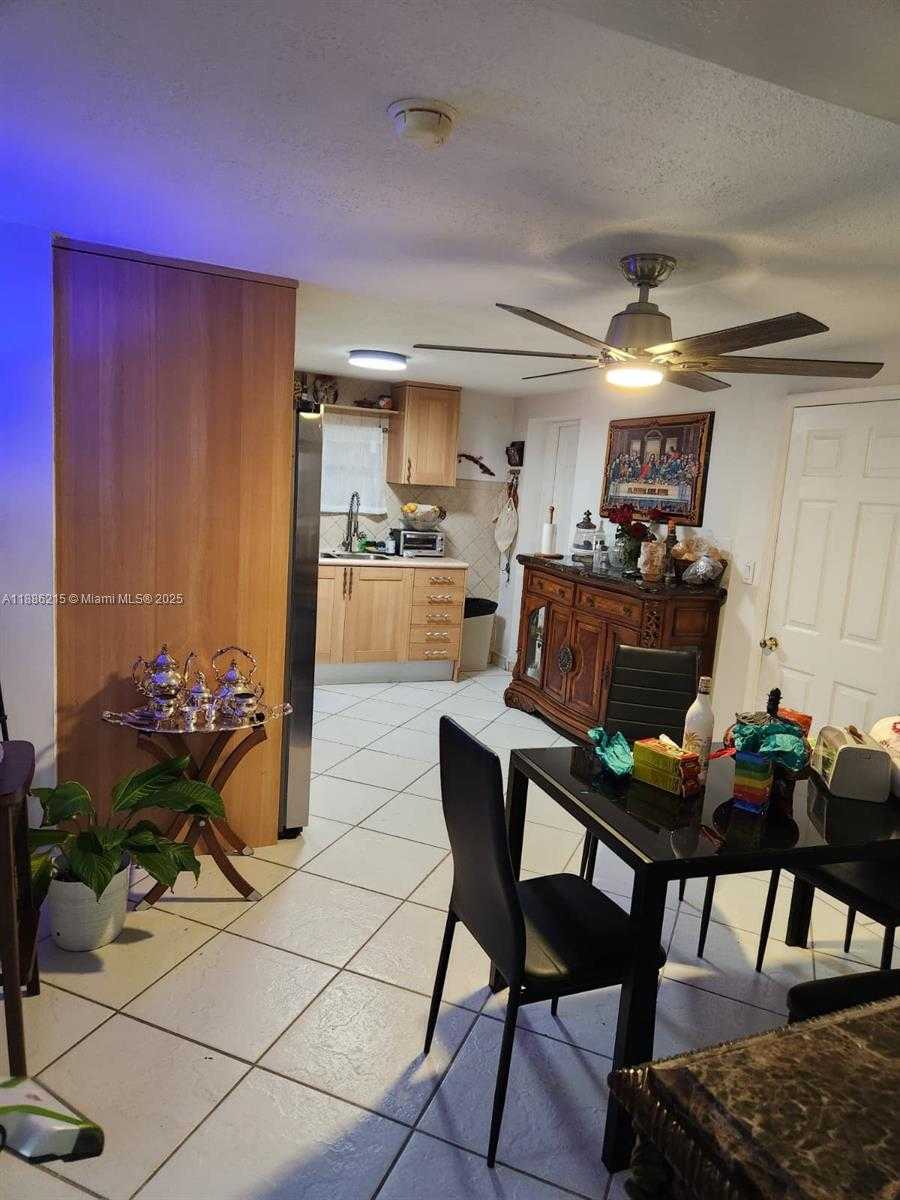 Small Image of 614 EAST 56TH ST, Hialeah Number 13