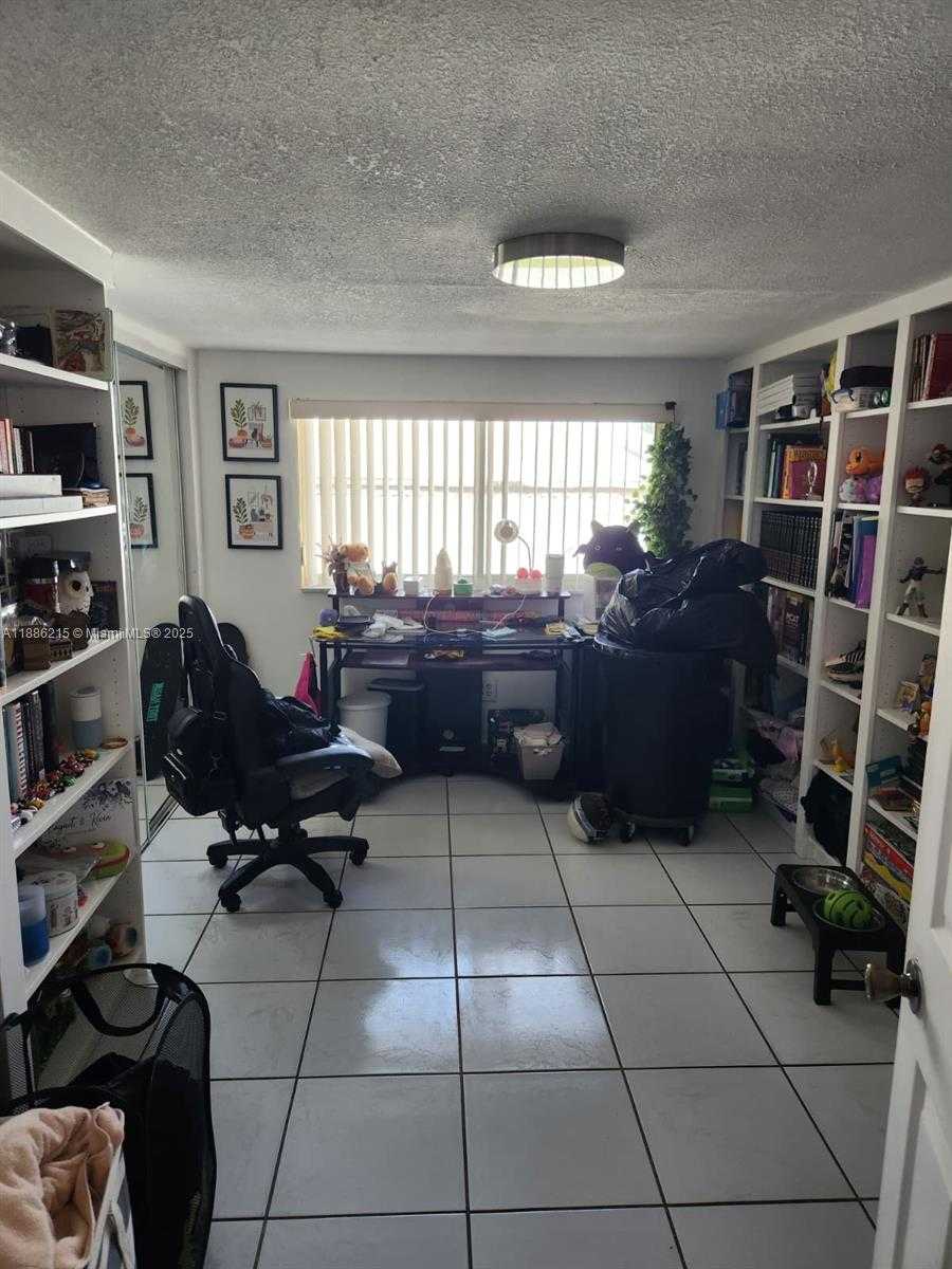 Small Image of 614 EAST 56TH ST, Hialeah Number 15
