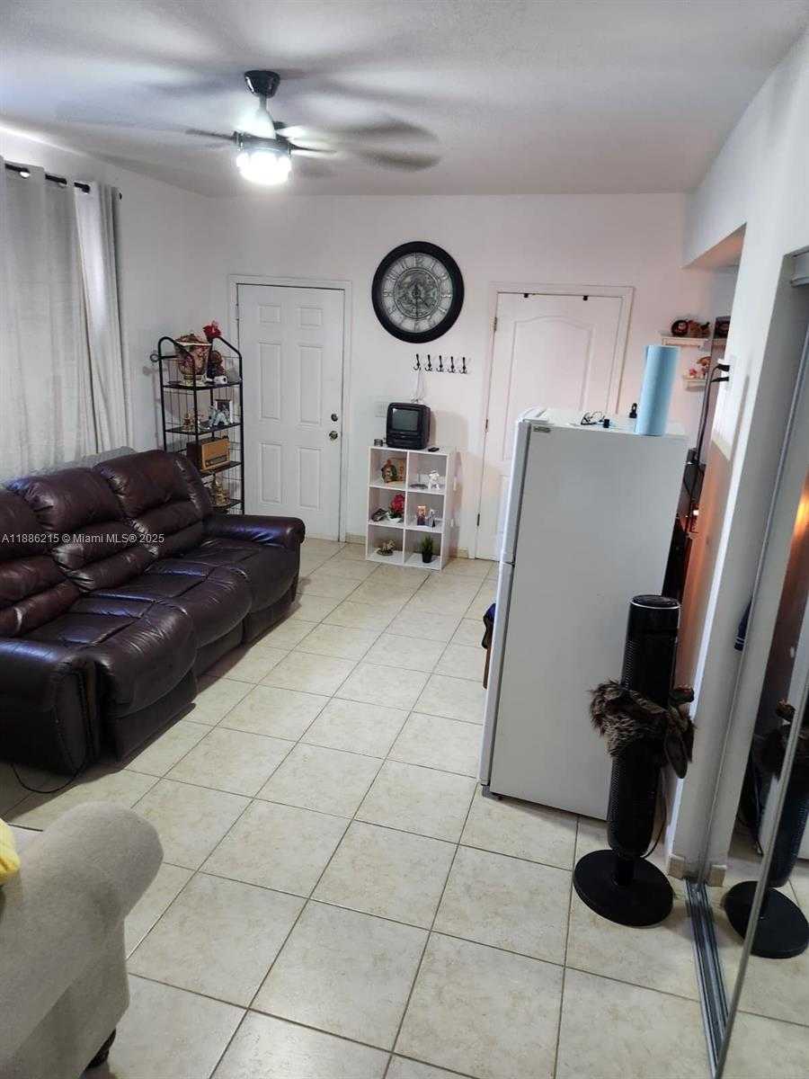 Small Image of 614 EAST 56TH ST, Hialeah Number 16