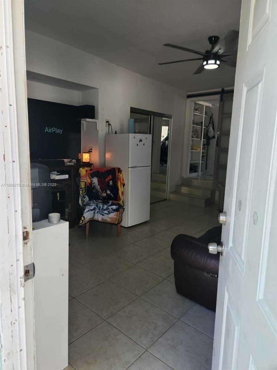 Small Image of 614 EAST 56TH ST, Hialeah Number 17