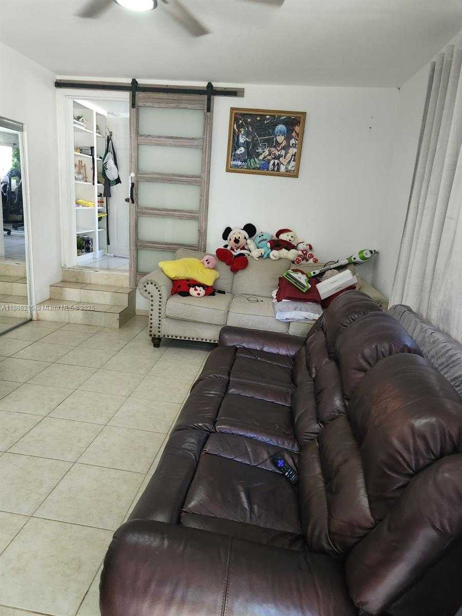 Small Image of 614 EAST 56TH ST, Hialeah Number 18