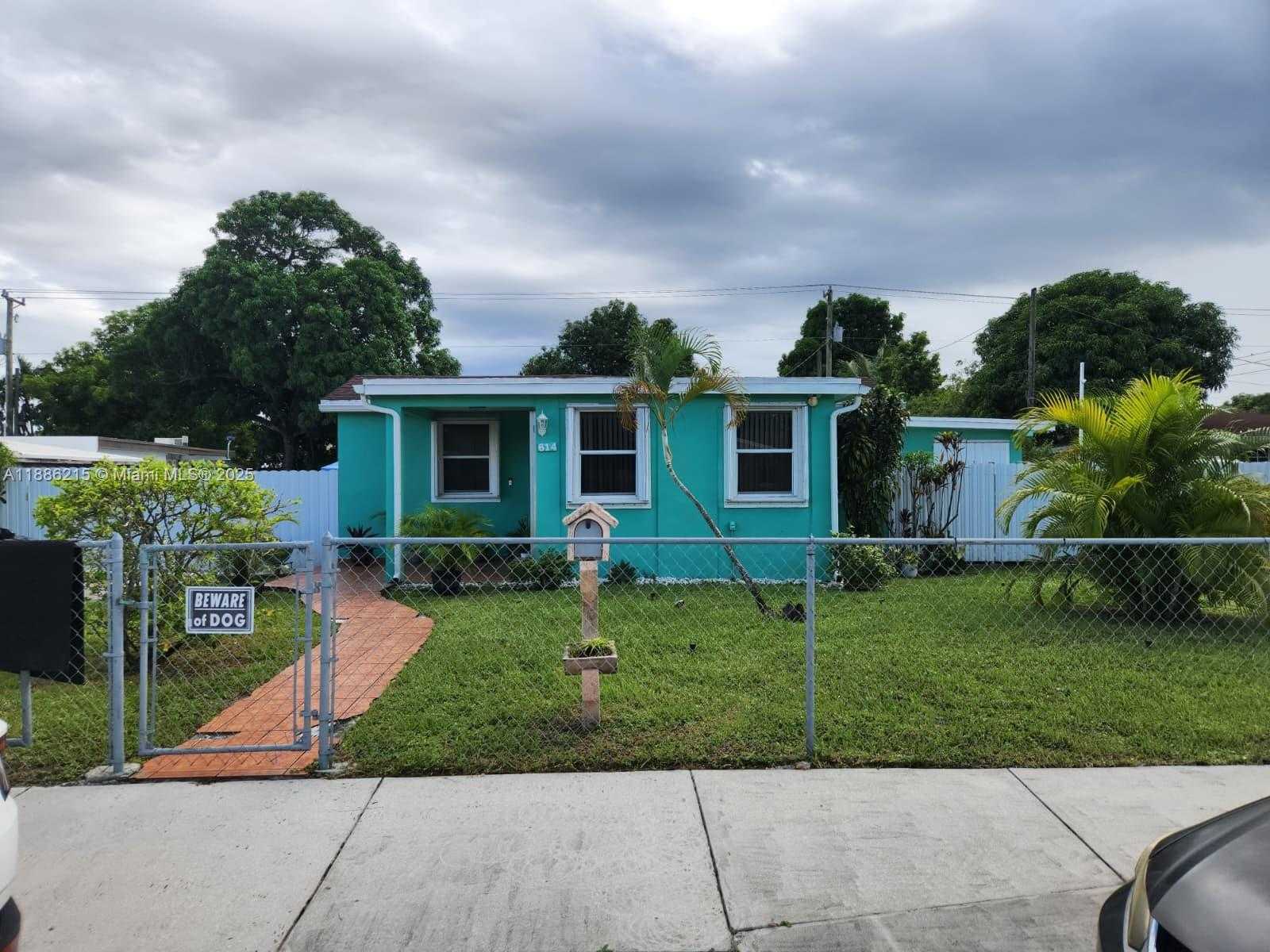 Small Image of 614 EAST 56TH ST, Hialeah Number 2