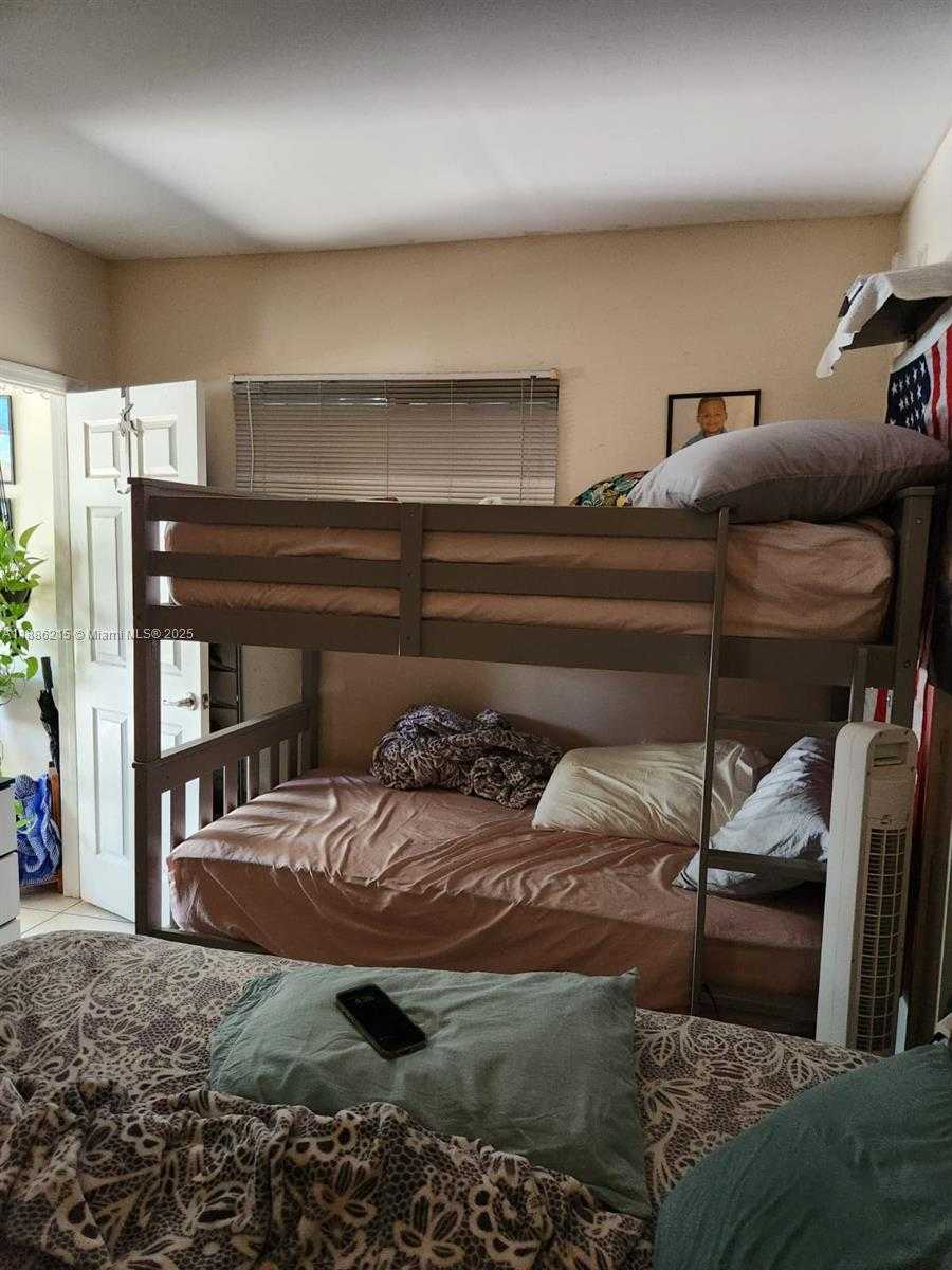 Small Image of 614 EAST 56TH ST, Hialeah Number 25