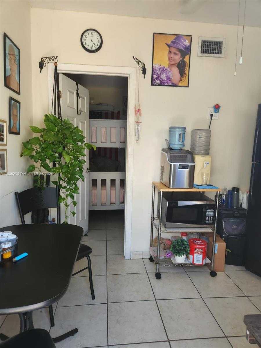Small Image of 614 EAST 56TH ST, Hialeah Number 29